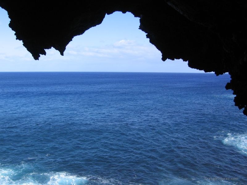 Ana Kakenga blue cave ocean